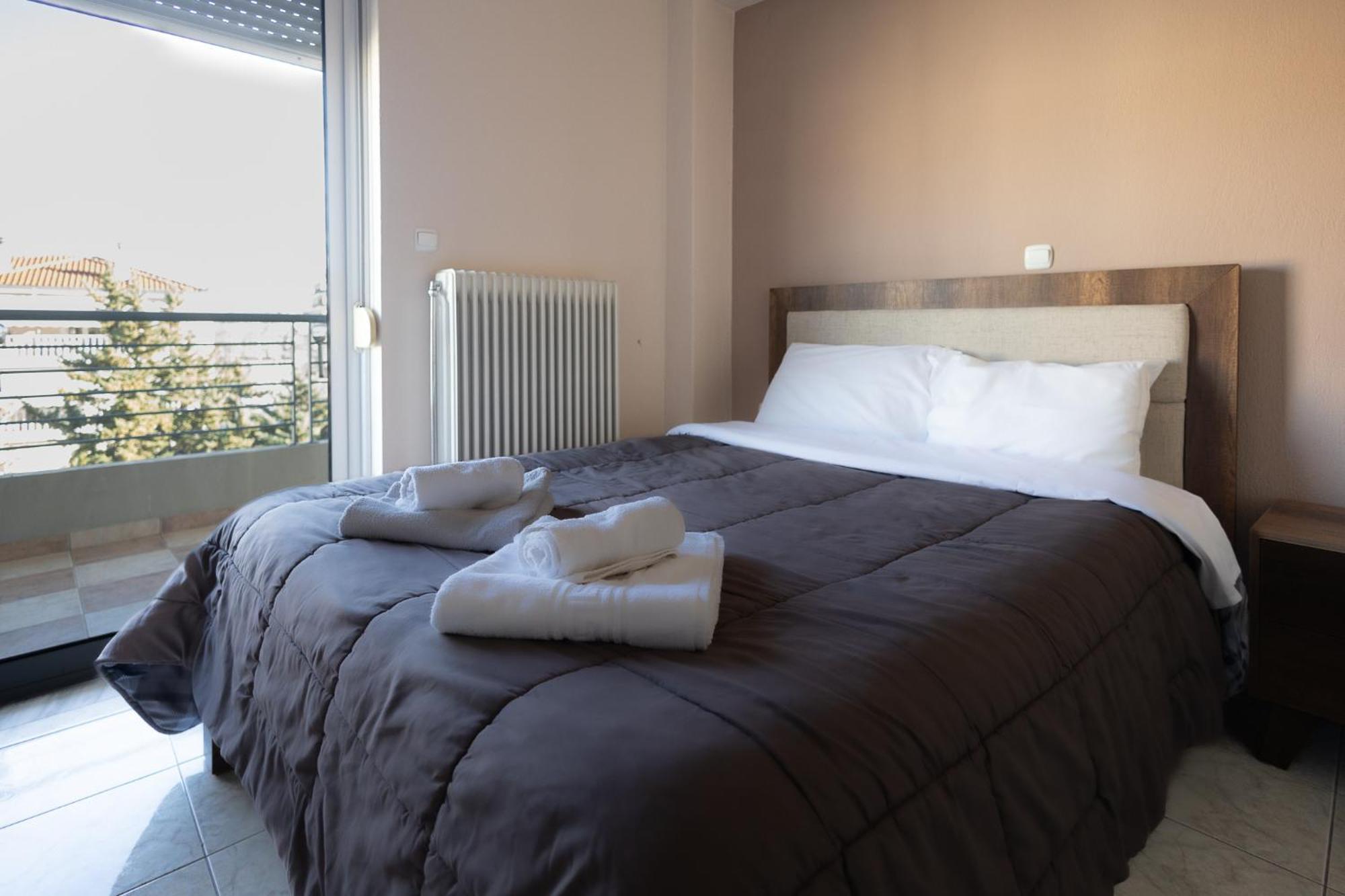 Central Apartment With Parking Larissa Bagian luar foto